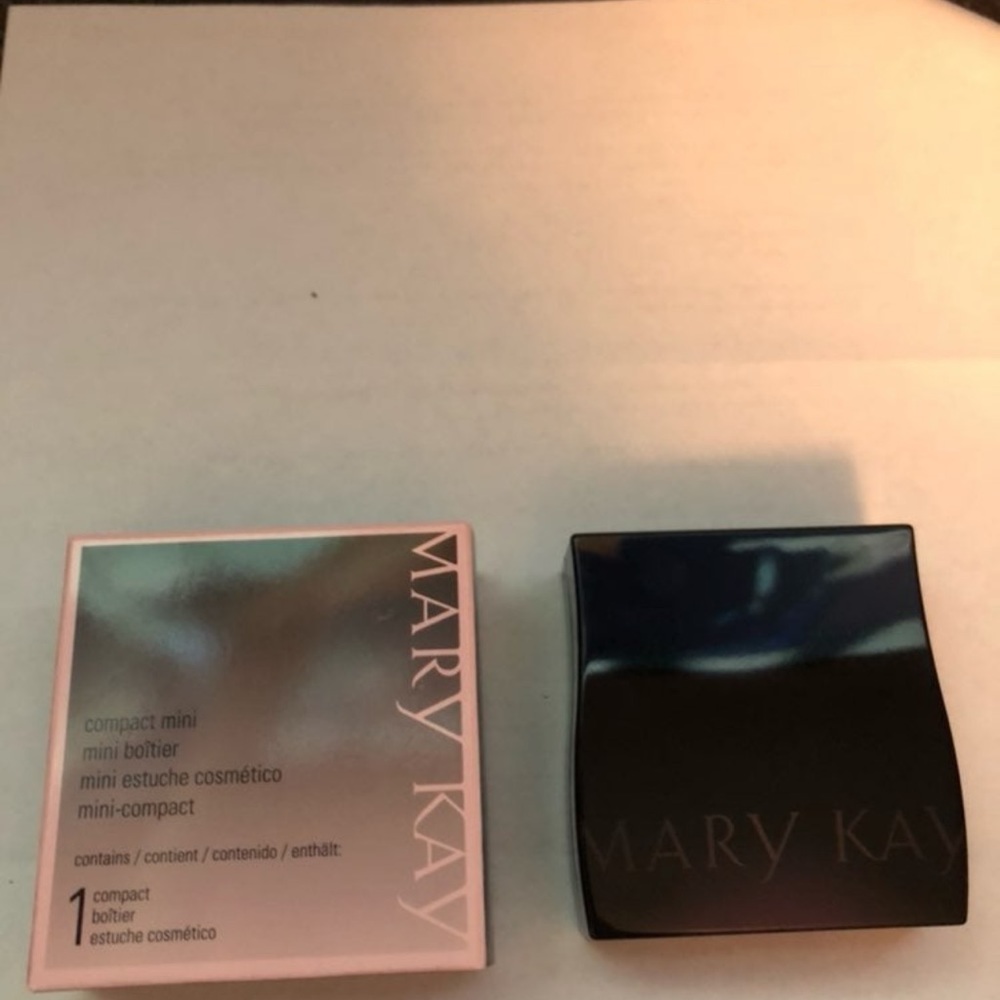 MaryKay Mini Compact